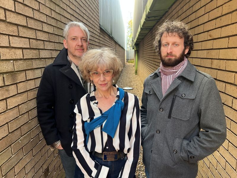 Thomas Arnold, Siobhan Redmond, Jonathon Carley