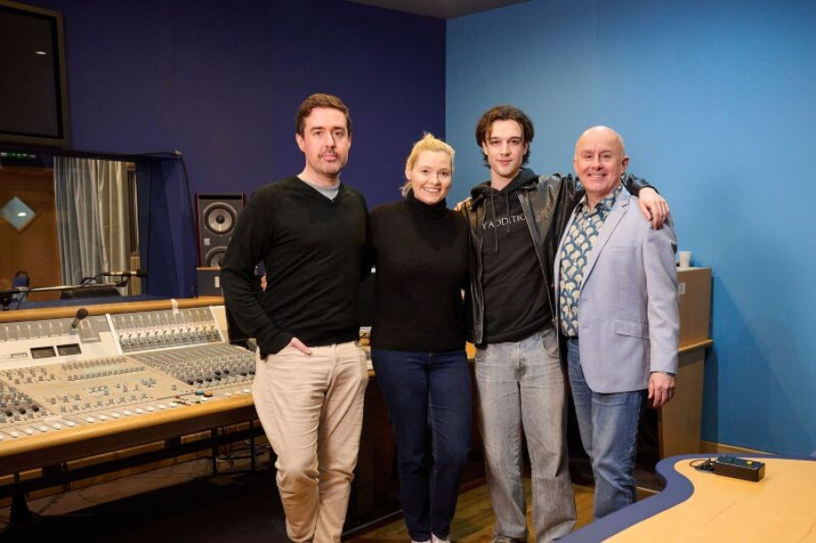 Robert Valentine, Lizzie Worsdell, Isaac Rouse, Barnaby Edwards © Dave Bird